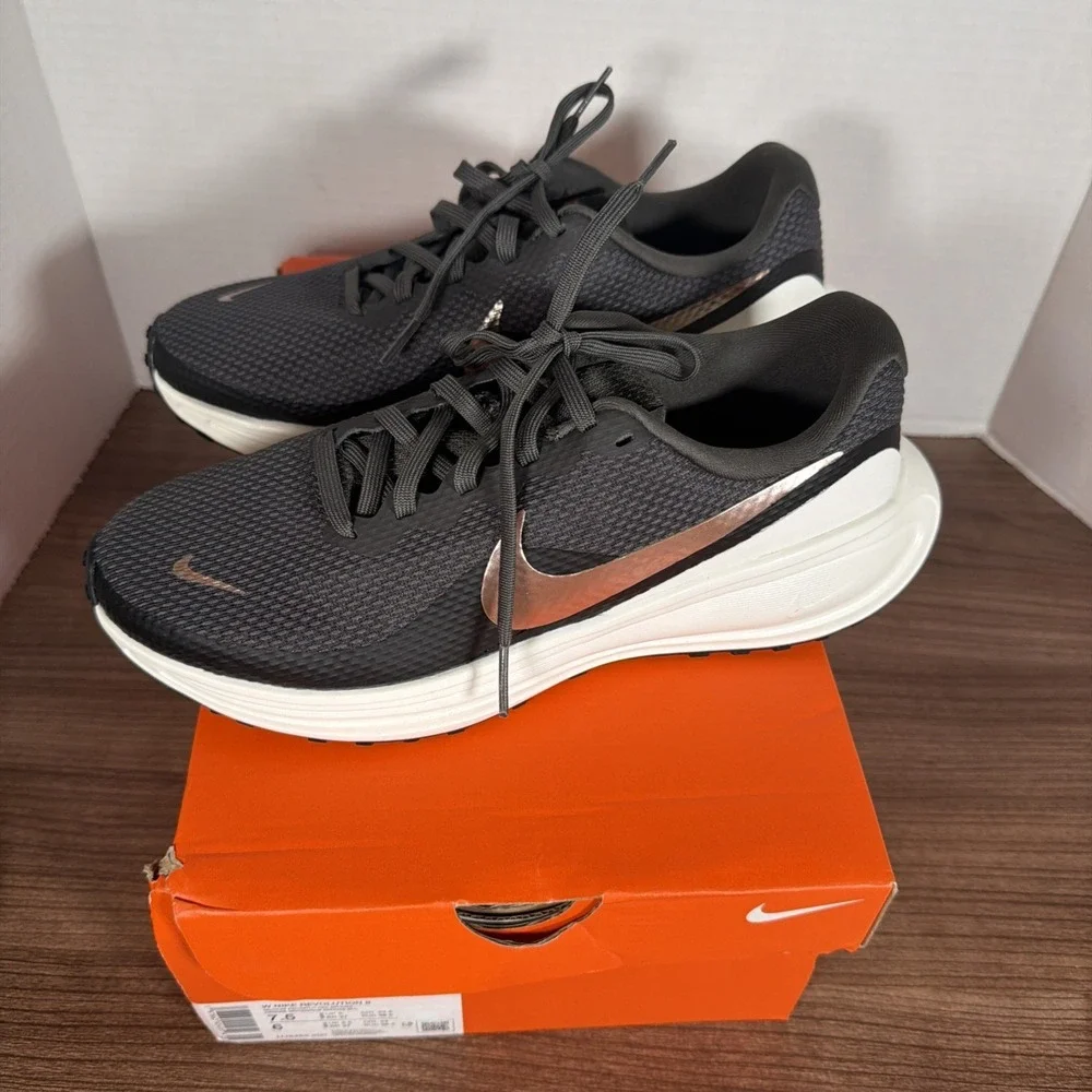 Nike Revolution 8 Womens Size 7.5 Ash Black Shoes Running Athletic HJ8485-200